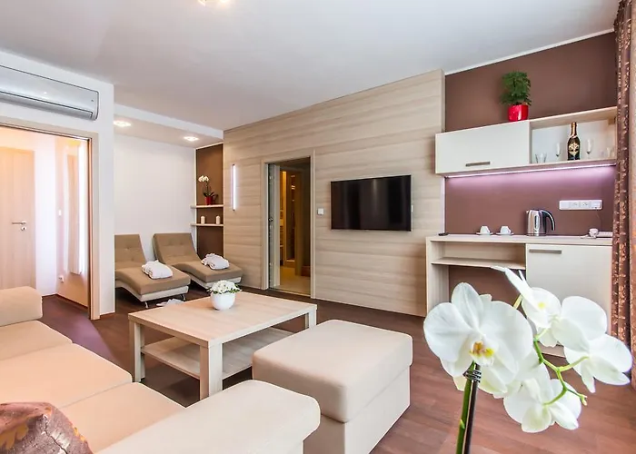 Krystal 3* Hodonín